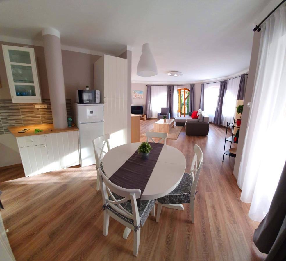 Pannonia Apartman Эстергом Экстерьер фото