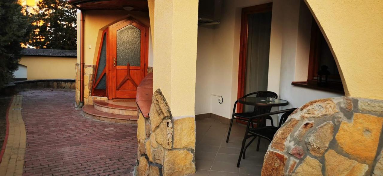 Pannonia Apartman Эстергом Экстерьер фото